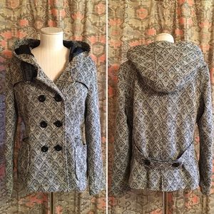 🚺 Forever 21 Hooded Graphic Coat